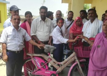 मायादेवीमा छात्राहरुलाई अध्ययनमा सहजताका लागि साइकल