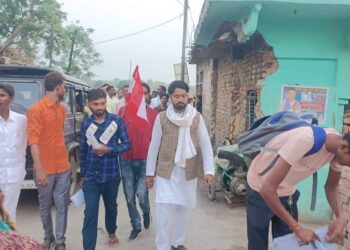 घर दैलोमा व्यस्त विजयनगर ७ का कांग्रेस पार्टीको वडाध्यक्ष प्रत्यासी चौधरी
