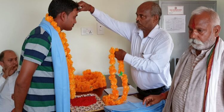 यशोधरा गाँउपालिकाका नवनिर्वाचित कार्यपालिका सदस्हरुको शपथ ग्रहण