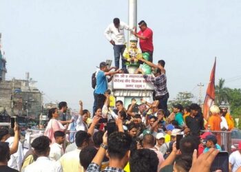 पूर्व राजा वीरेन्द्रको शालिक राख्न खोज्दा धम्बोझी चोकमा तनाव