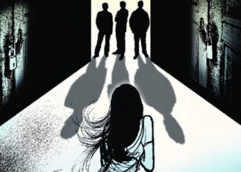 गुडिरहेको रेलमै महिलामाथि सामुहिक बलात्कार