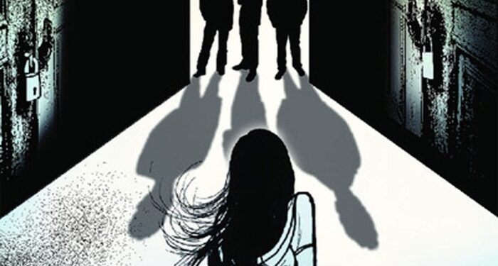 गुडिरहेको रेलमै महिलामाथि सामुहिक बलात्कार