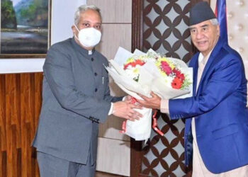 प्रधामन्त्री देउवासँग भारतीय राजदूत श्रीवास्तवको भेट