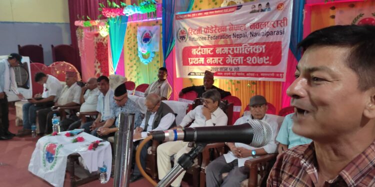 बर्दघाट खानेपानी तथा सरसफाई उपभोक्ता सँस्थाले सामाग्री वितरणका साथै राय सल्लाह सुझाव