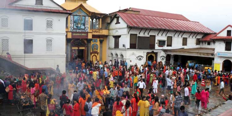 साउनको अन्तिम सोमबार पशुपतिमा घुइँचो