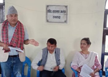 जनताको गुनासो सुन्न घर–घर जादै रुपन्देही कांग्रेस