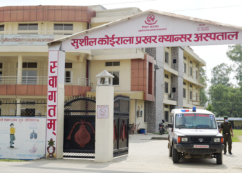 अस्पताल ढिला आउने चिकित्सकलाई प्रवेशमा रोक