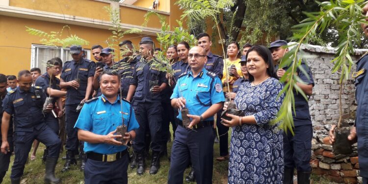 ६७ औं प्रहरी दिवसको अवसरमा बृक्षारोपण (फोटो फिचर)
