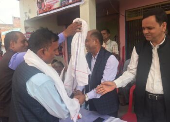 नेकपा एमाले लुम्बिनी प्रदेश समिती सदस्य यादव सहित करिब २ सय जना माओवादी केन्द्रमा प्रबेश