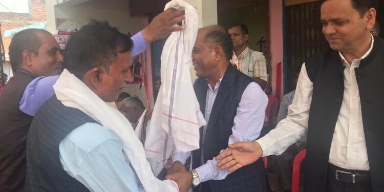 नेकपा एमाले लुम्बिनी प्रदेश समिती सदस्य यादव सहित करिब २ सय जना माओवादी केन्द्रमा प्रबेश