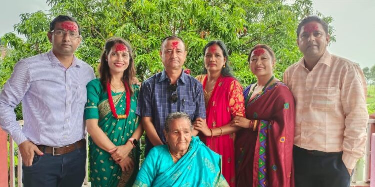 बडादशैंमा आज तेस्रो दिन : टीका लगाउने क्रम जारी