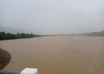 राप्तीको बाढीले तीन सय बढी घर डुबायो