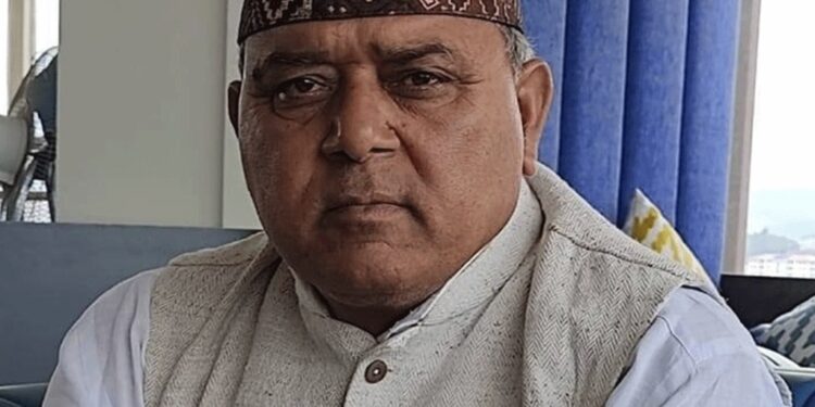 प्रदेशसभा सदस्यबाट राजीनामा दिएका पाण्डे फेरि एमालेमा फर्किए