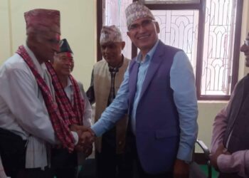 नेकपा माओवादी केन्द्रका केन्द्रीय सल्लाहकार श्रेष्ठ र गैरे एमालेमा प्रवेश