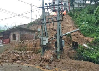 पहिरोले ट्रान्सफर्मरमा क्षति पुर्‍याएपछि विद्धुत सेवा अवरुद्ध