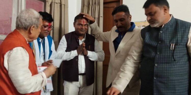 जसपाका प्रदेशसभा सदस्यसहित दर्जनौं नेता कार्यकर्ता लोसपा प्रवेश