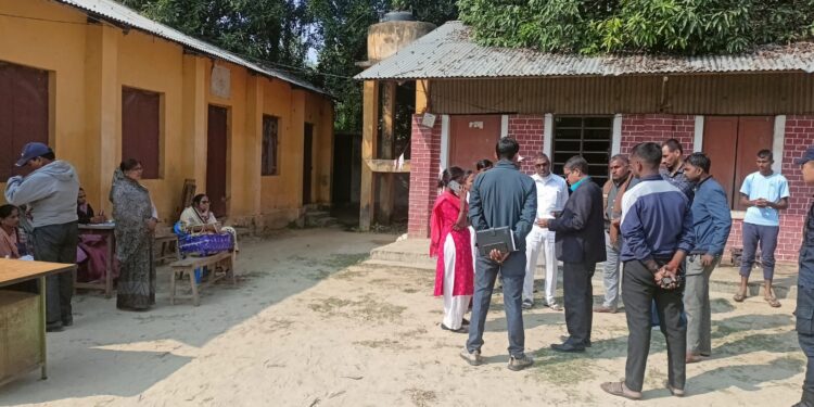 पदीय मर्यादा विपरित कार्य गर्ने मतदान अधिकृत पदमुक्त