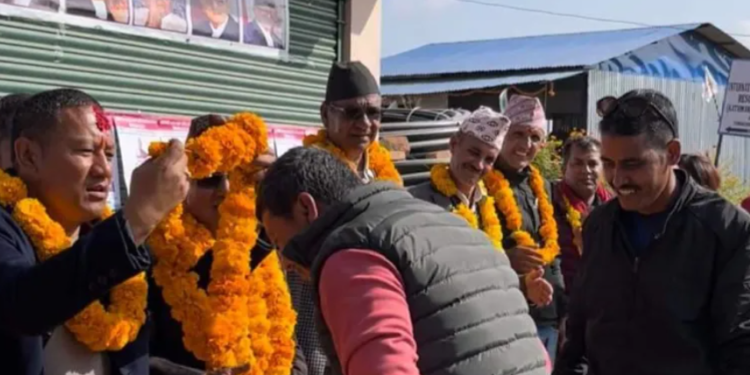 चुनावको मुखमा एमाले निकट युवा संघका संयोजक कांग्रेस प्रवेश