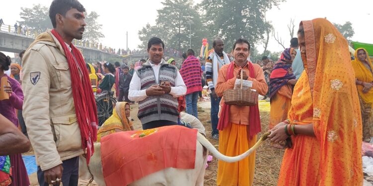 कपिलबस्तुको ऐतिहासिक र ठूलो रामघाट मेला भर्न श्रद्धालु भक्तजनको घुइँचो