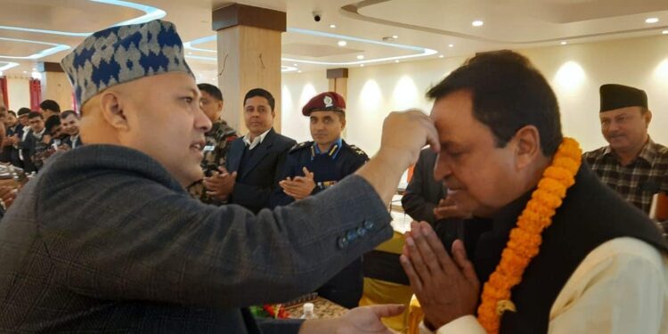 संघीय सांसद चौधरीद्धारा बिकासका लागि राष्ट्र सेवक कर्मचारीहरु बहस