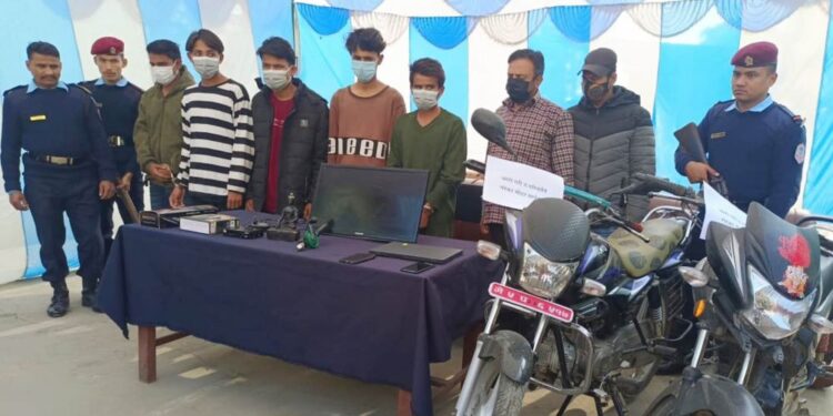 बहुमूल्य मूर्ति चोरी गर्ने सात पक्राउ