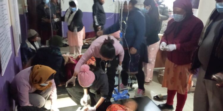 पाल्पामा बिहे भोज खाँदा बिरामी हुनेको सङ्ख्या १ सय ५० नाघ्यो, घरघर पुगेर उपचार सुरु