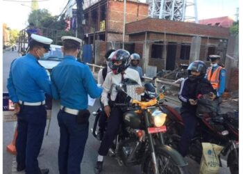 २०७ जना विद्यार्थी ट्राफिक प्रहरीको कारबाहीमा