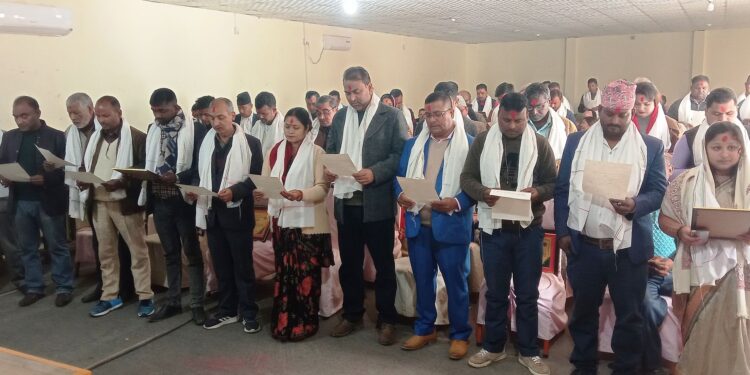 तिलौराकोट र मायादेबी साझेदारी वनमा नव निर्वाचित पदाधिकारीलाइ प्रमाण पत्र बितरण र सपथग्रहण