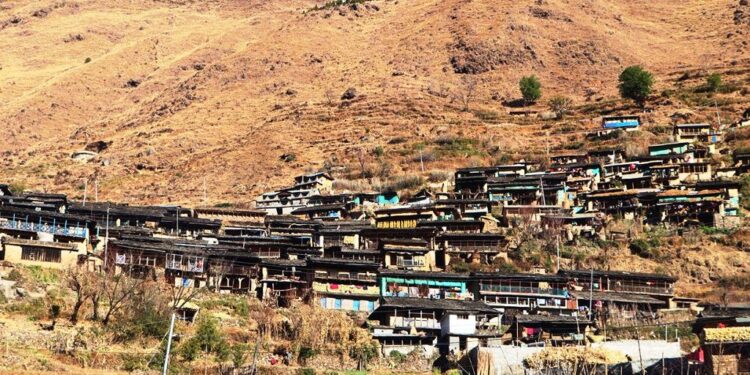 पर्यटकीय गन्तव्य बन्दै पूर्वी रुकुमको लुकुम गाउँ
