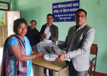 महिला स्वयंसेविकाहरुलाई विभिन्न सामग्री