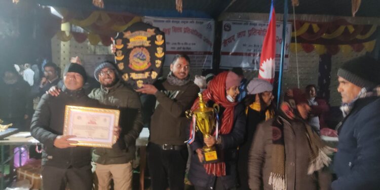बुद्धभुमी नगरपालिकाकाको राष्ट्रपति रनिङ शील्ड माबि ईमिलियालाई