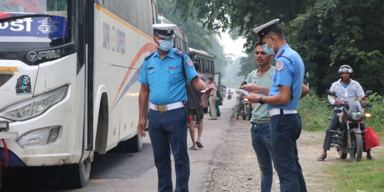 मापसेगरी सवारी साधन चलाउने ३ सय ६१ चालकलाई ट्राफिक प्रहरीले कारवाही