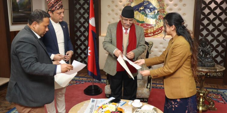 प्रधानमन्त्री समक्ष रास्वपाका मन्त्रीको राजीनामा