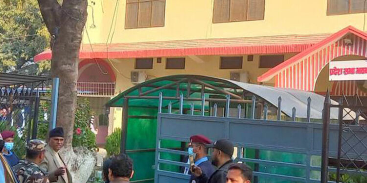 विश्वासको मत लिन प्रदेश सभा पुगे मुख्यमन्त्री रावल