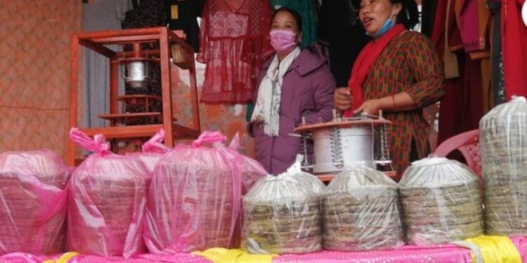 सालको पातको दुना–टपरी बनाएर मासिक २० हजार आम्दानी