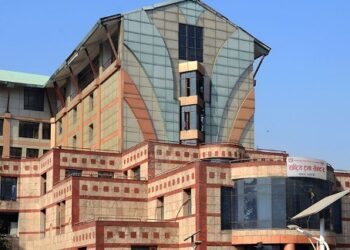 राष्ट्रपतिकाे सवारीमा प्रहरीको लाठी चार्जबाट ट्रमा सेन्टरका डाक्टर घाइते