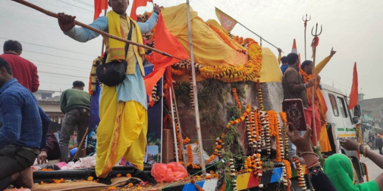 देवशिला गोरखपुरमा, आज अयोध्या पुर्‍याइने