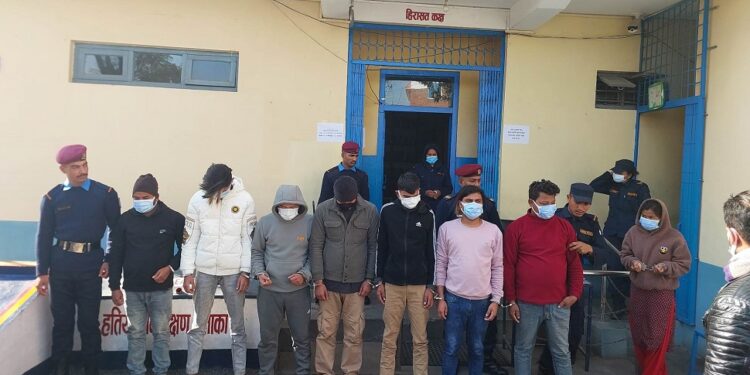 बैंक एकाउण्ट ह्याक गरी रकम निकाल्ने आठ जना पक्राउ