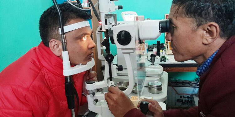 ताप्लेजुङका सञ्चारकर्मीहरुको आँखा परीक्षण