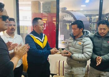 विद्युत सर्टबाट मृत्यु भएकी बालिकाका परिवारलाई एक लाख सहयोग