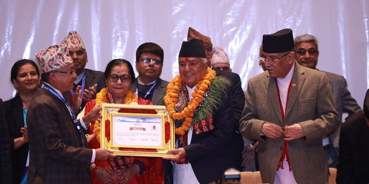 नवनिर्वाचित राष्ट्रपति पौडेललाई प्रमाणपत्र प्रदान