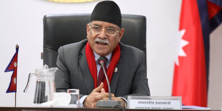 मिटरब्याज पीडितले प्रधानमन्त्रीसँग भेट गर्दै
