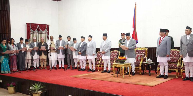 नवनियुक्त मन्त्रीको शपथ