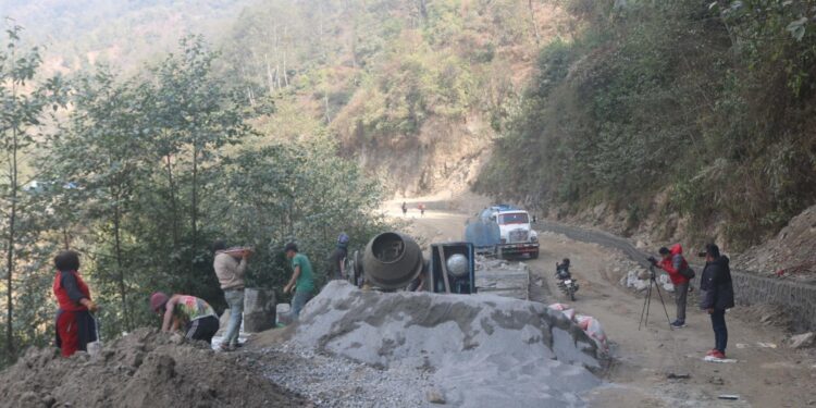 सेखुवा–चखेवाभञ्ज्याङ सडकखण्ड कालोपत्र सम्पन्न गराउन माग