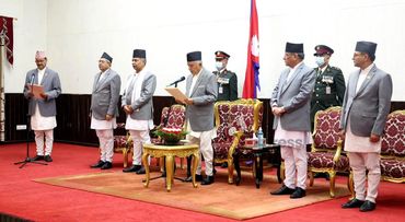 मन्त्रीमा साउद, राज्यमन्त्रीमा चपाईंले लिइन् शपथ