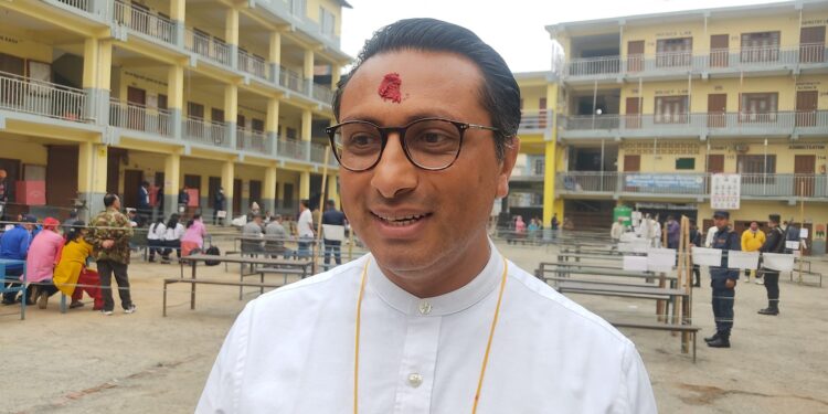 स्वर्णिम वाग्‍ले फराकिलो मतान्तरसहित विजयी
