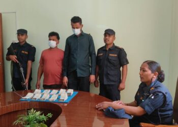 कपिलबस्तुमा पाँच लाख भारतीय नोट सहित दुई जना पक्राउ