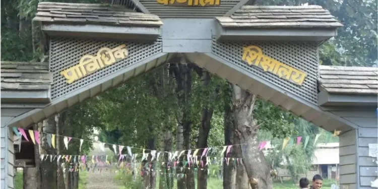 कर्णाली प्राविधिक शिक्षालयको भवन जीर्ण