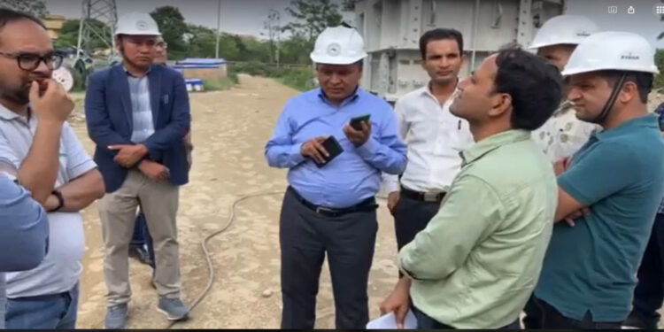 निर्देशक घिसिङले गर्नुभयो थानाभर्याङ सबस्टेसनको अनुगमन