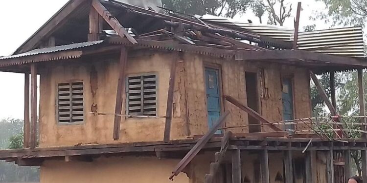 हावाहुरीका कारण सुर्खेतमा ठुलो क्षति